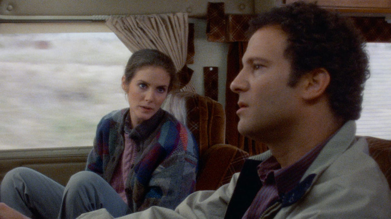 Albert Brooks and Julie Hagerty driving an RV