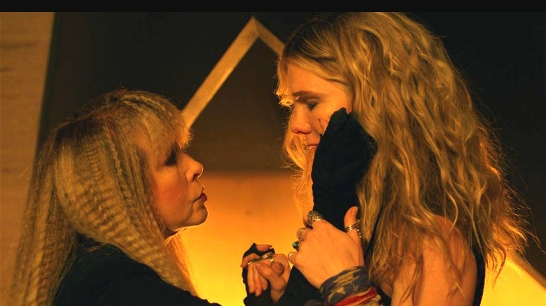 Stevie Nicks sings to Misty Day