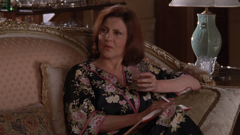 Emily Gilmore on sofa