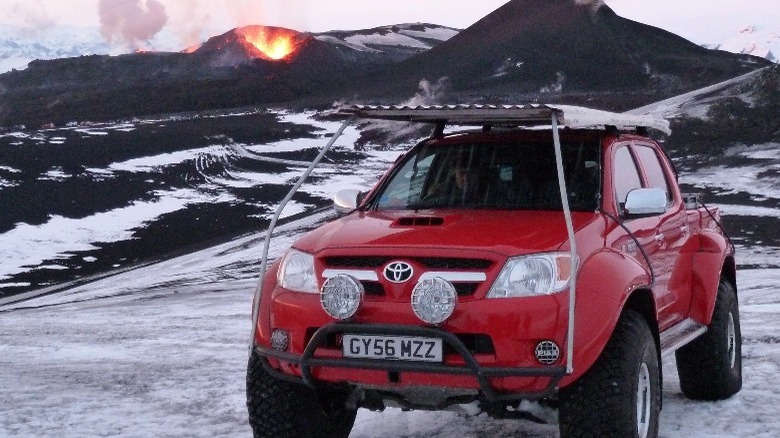 James May drives up volcano