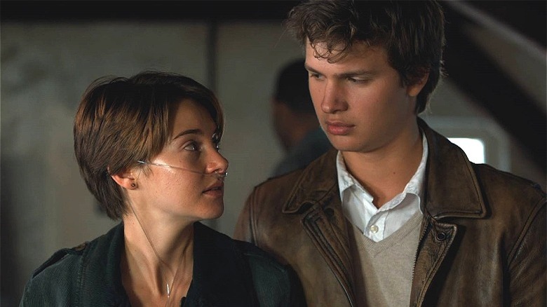 Shailene Woodley staring at Ansel Elgort