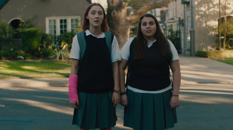 Saoirse Ronan and Beanie Feldstein acting