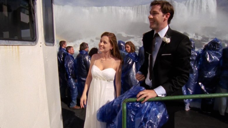 Jenna Fischer and John Krasinski in The Office