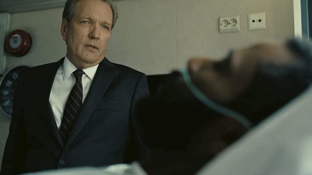 Martin Donovan and John David Washington as Victor and The Protagonist