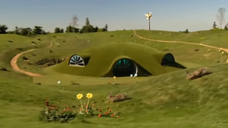 Tubbytronic Superdrome grassy hill