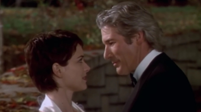 Richard Gere looks at Winona Ryder