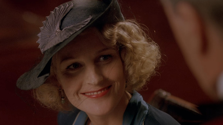 Helen Hunt wears a fancy hat