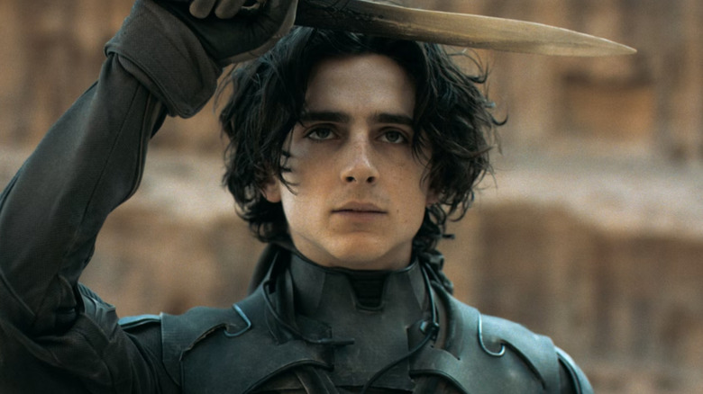 Paul Atreides wields a blade in "Dune" (2021)