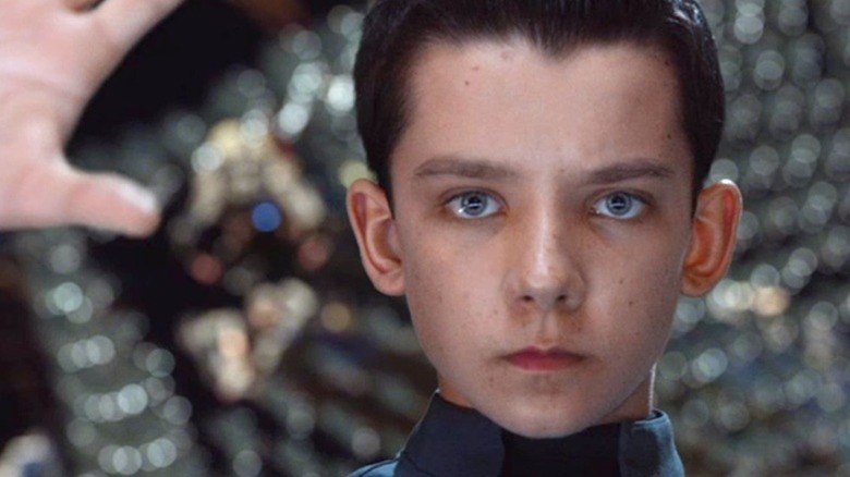 Ender participates in a battle simulation in "Ender's Game" (2013)