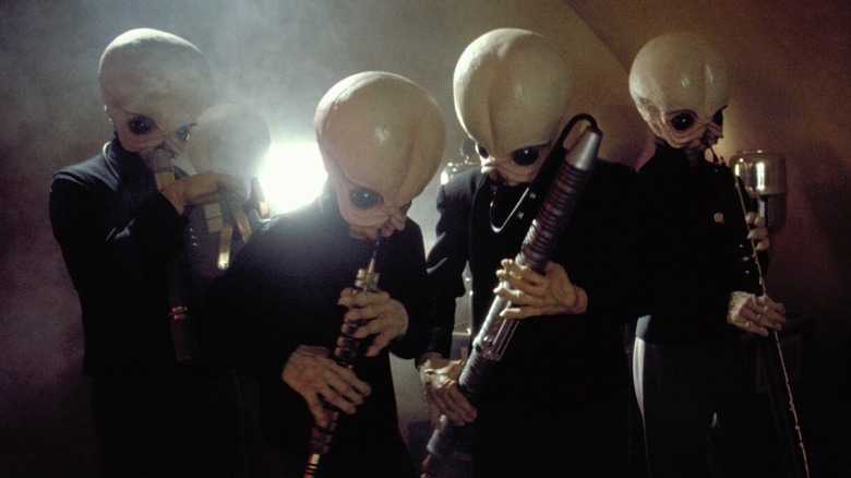 The band plays at the cantina in "Star Wars" (1977)