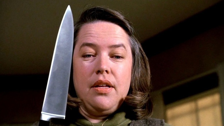 Annie Wilkes brandishing knife