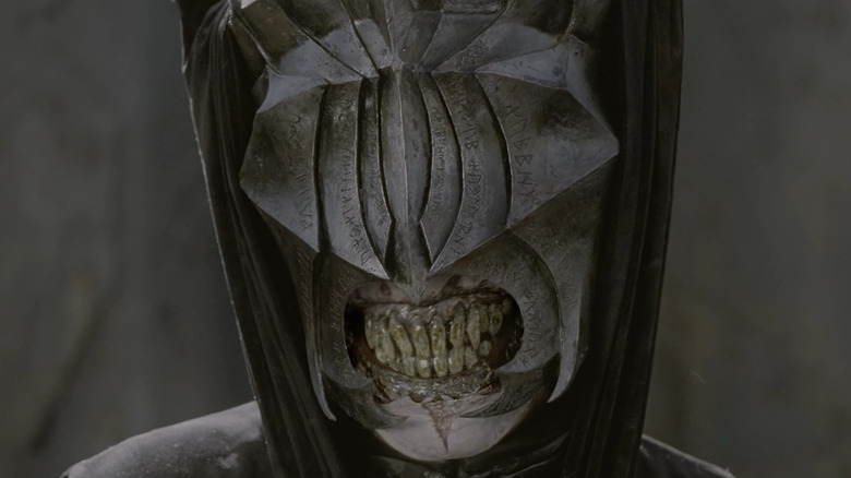 The Mouth of Sauron faces Aragorn