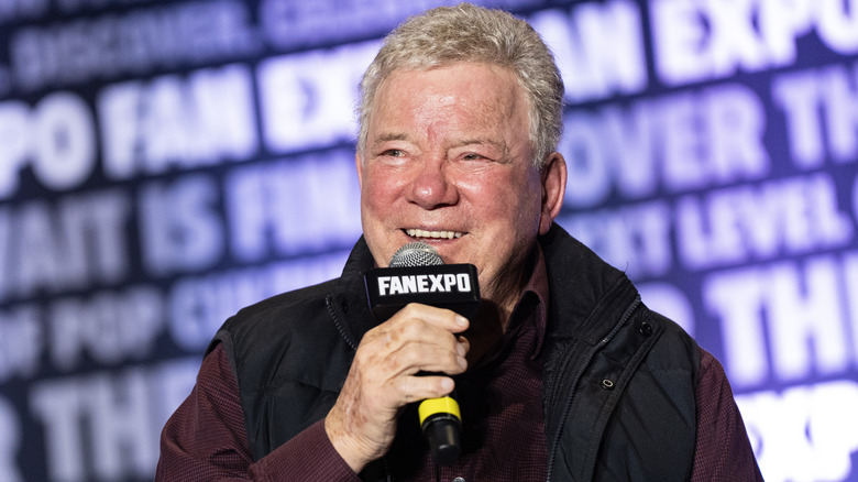 William Shatner smiling at a FanExpo Chicago in 2024 in Illinois