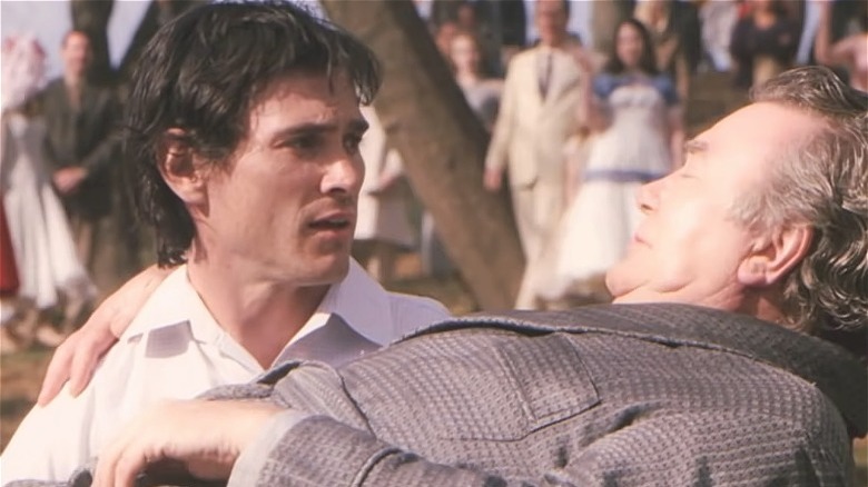 Billy Crudup carrying Albert Finney