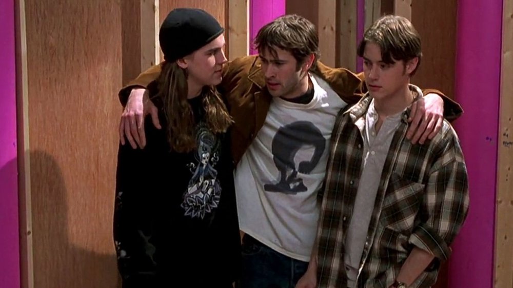 Jason Mewes, Jason Lee, and Jeremy London in Mallrats