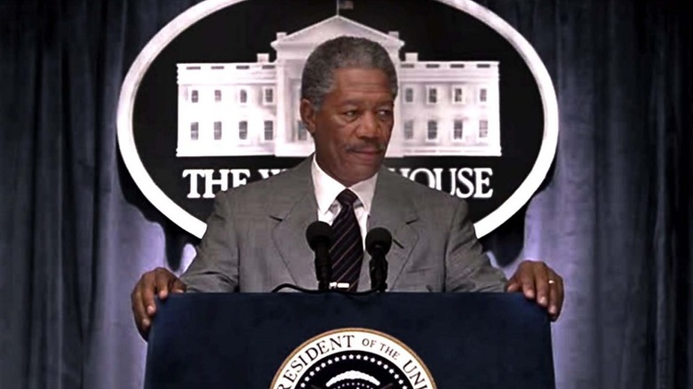 President Tom Beck addresses the nation in "Deep Impact" (1998)