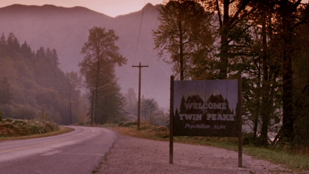 The welcome sign in Twin Peaks