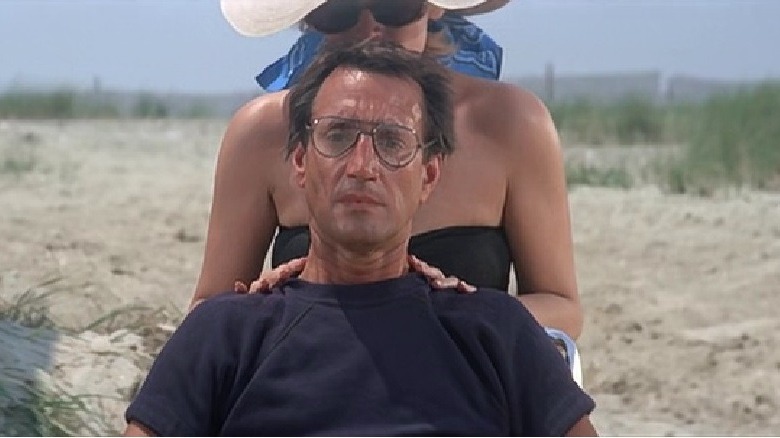 Chief Brody and Ellen on beach in Jaws 