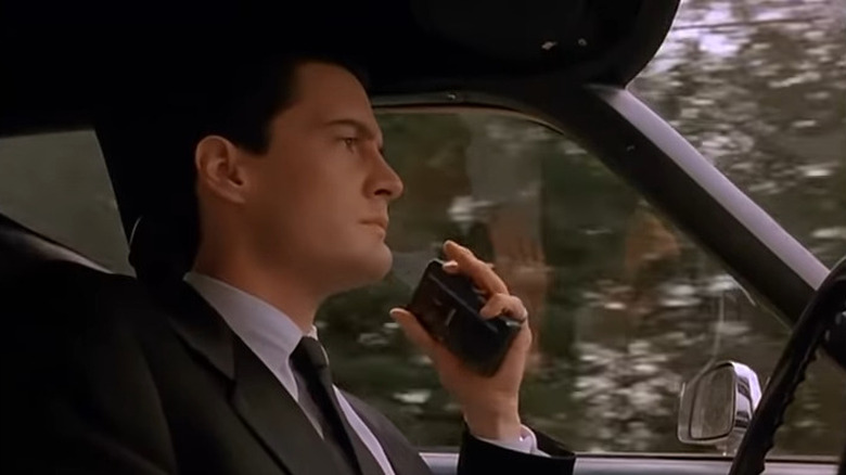 Dale Cooper dictating in car