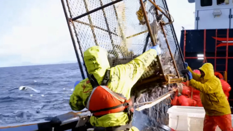 Crew catching crab