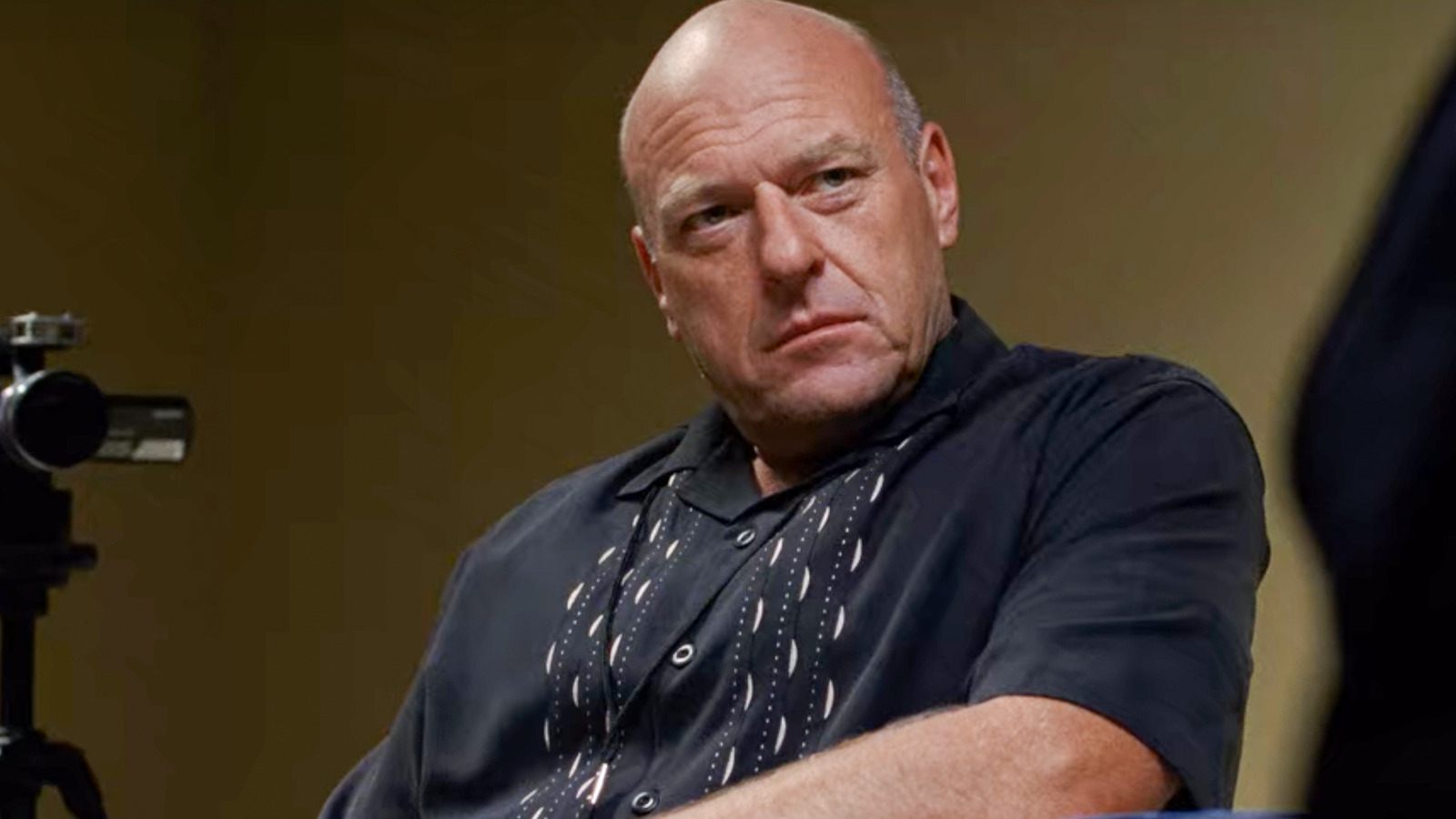 Dina's dad is played by dean norris. The same actor as hank in breaking  bad! : r/superstore