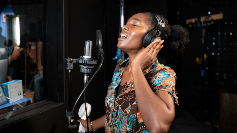 Woman Singing a Naji Christmas