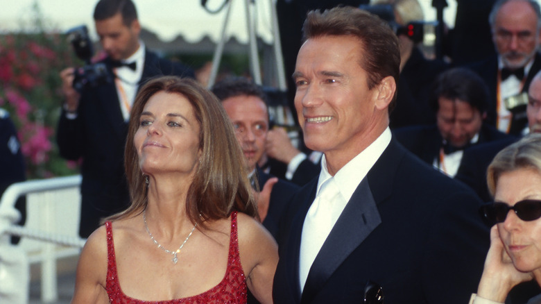 Arnold Schwarzenegger and Maria Shriver posing