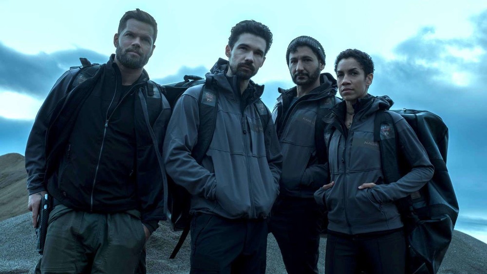 Steven Strait and the Expanse cast