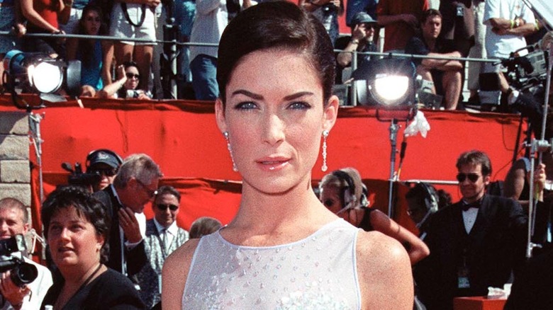 Lara Flynn Boyle on red carpet