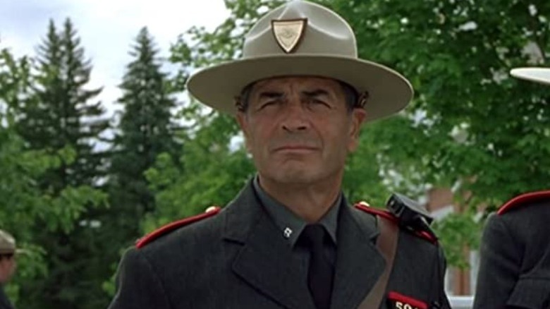 Robert Forster in police uniform