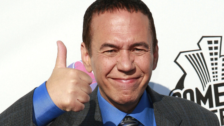 Gilbert Gottfried giving a thumbs up