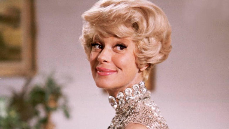 Carol Channing looks over her shoulder