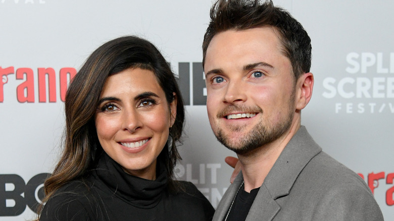 Jamie-Lynn Sigler and Robert Iler smiling