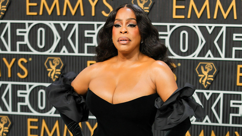 Niecy Nash poses