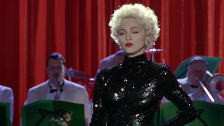 Madonna sings in Dick Tracy