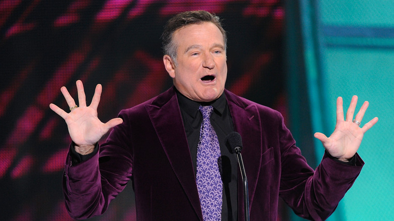 Robin Williams performing