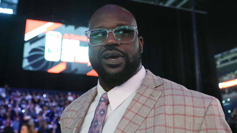 Shaquille O'Neal suit and glasses