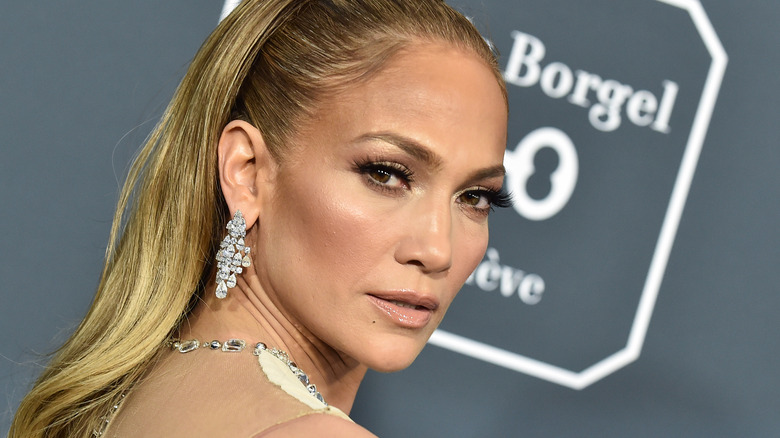 Jennifer Lopez smolder