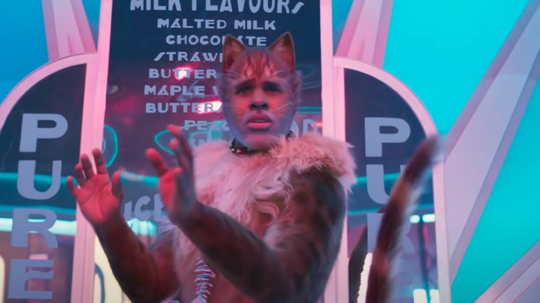 Derulo sings in "Cats"