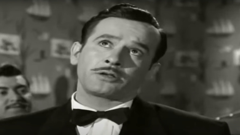 Pedro Infante singing