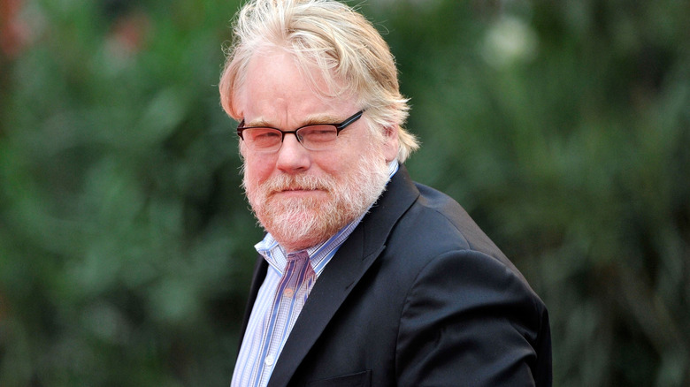 Philip Seymour Hoffman turns head