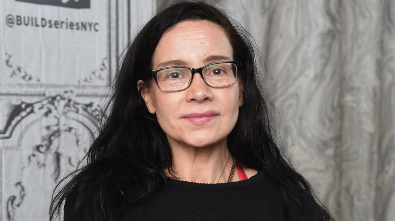 Janeane Garofalo wears glasses