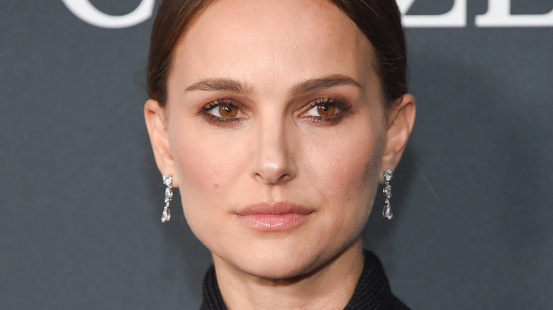 Natalie Portman poses at premiere