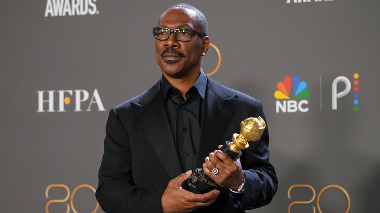 Murphy holding Golden Globe