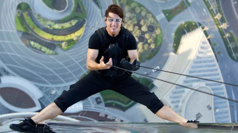 Cruise scaling the Burj Khalifa