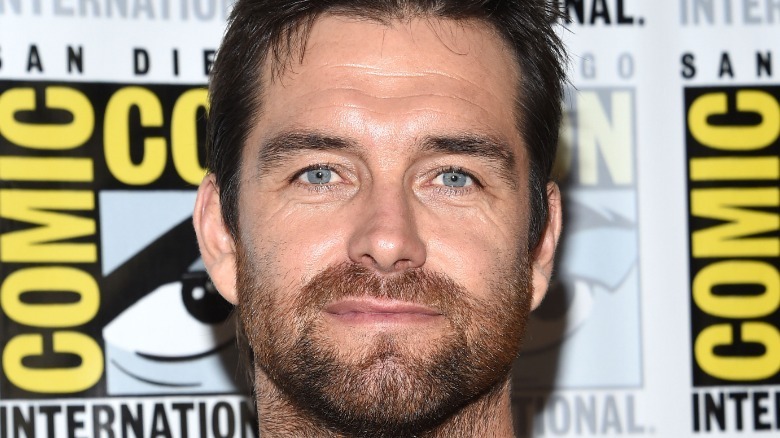 Antony Starr smiling at comic con