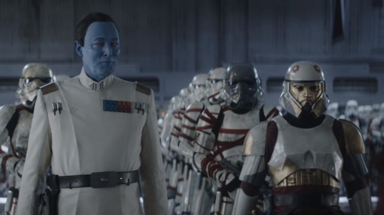 Thrawn stands with Captain Enoch