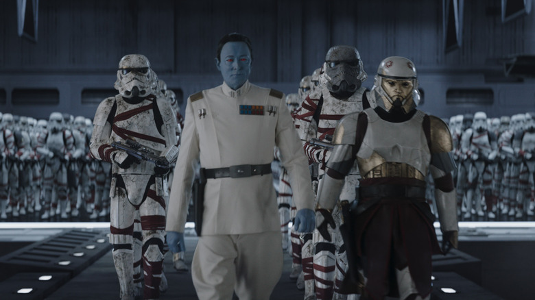 Thrawn walking with stormtroopers