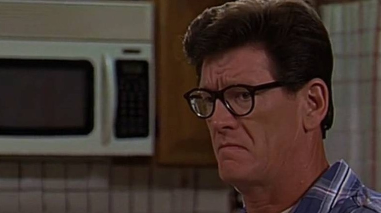 Hank Hill on Roseanne looking perturbed