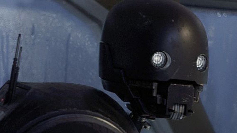 K-2SO piloting ship in Rogue One